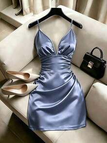 Vestido elegante de mujer de satén liso, de lujo, con tirantes finos, fruncido y escote bajo en la cintura - Azul - Ver 1
