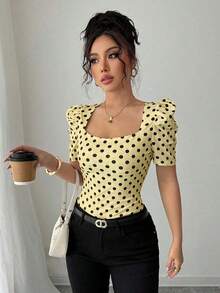 Camiseta casual de mujer, elegante y sexy, de manga corta, cuello joya, mangas abullonadas, puños fruncidos, estampado de lunares blancos y negros, silueta ajustada, adecuada para vacaciones - Multicolor 4 - Ver 3