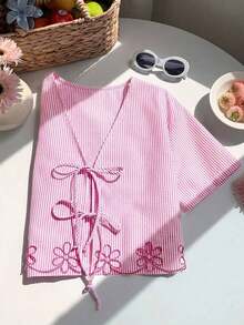 Camisa de mujer de rayas huecas con bordado y lazo para vacaciones, top de verano azul, cubrecosturas de playa; Camisa con lazo, top rojo y blanco; Top con flores 3D - Rosa - Ver 4