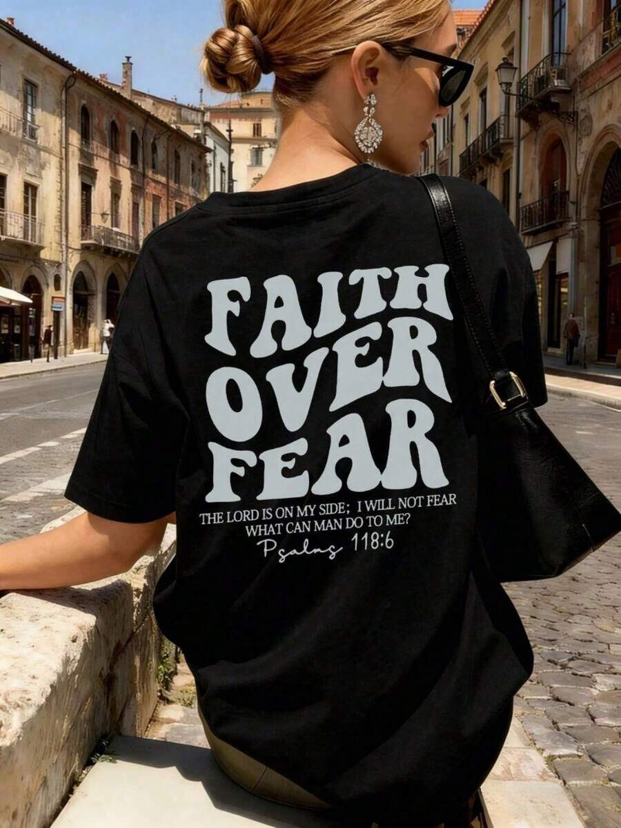 Camiseta Casual de Mujer con Cuello Redondo, Manga Corta, Hombros Caídos, Estampado "Faith Over Fear", Negra, Largo Regular, Tejido de Punto ISMX - Negro - Ver 1