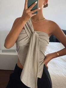 Top camisero sexy de hombros descubiertos para mujeres, nuevo diseño de verano, ajustado con detalles de pliegues asimétricos, largo corto - Albaricoque - Ver 9