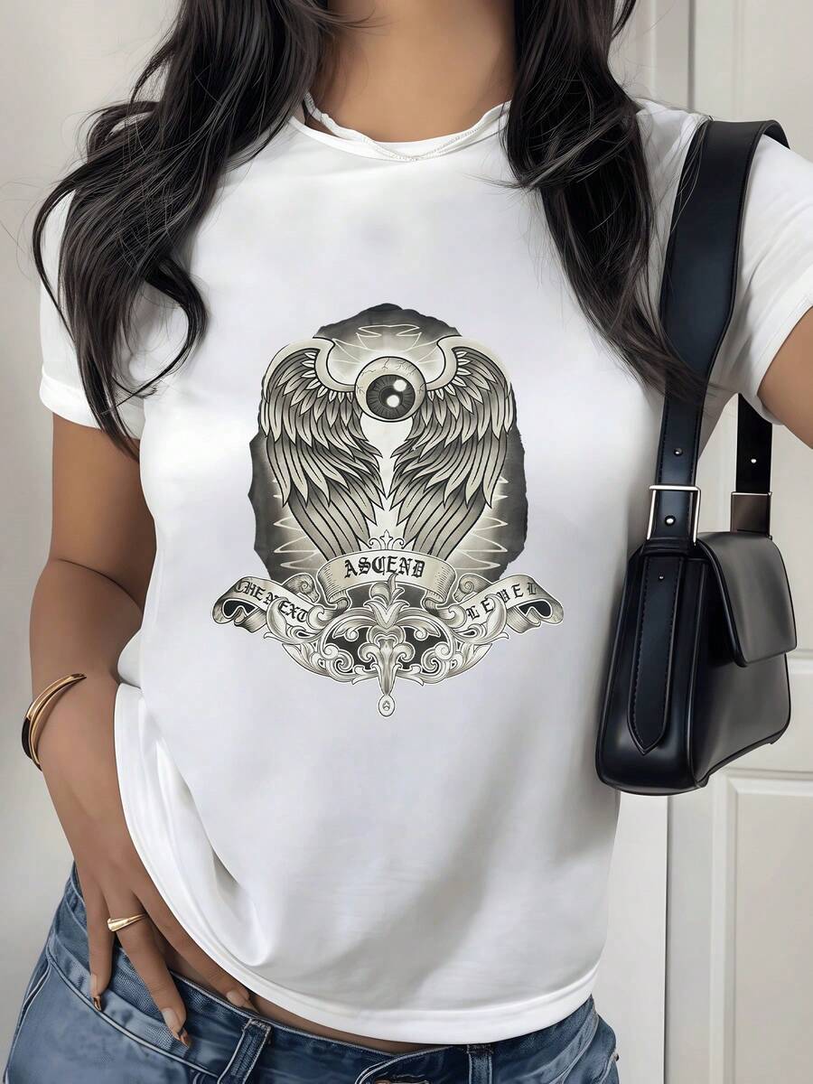 Símbolo místico con alas extendidas y ojo central que representa la conexión entre el cielo y la conciencia espiritual con detalles ornamentales que evocan fuerza interior camiseta de mujer casual moderna para uso diario - Blanco - Ver 1