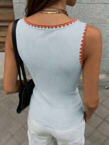 Camiseta de tirantes de cuello cuadrado con contraste de color estilo retro francés, camiseta sin mangas minimalista y versátil de ajuste ceñido y sexy, de tejido de punto bordado con conchas, adecuada para salir, ir al trabajo, ir a la escuela - Azul - Ver 3
