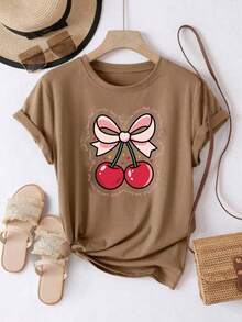 Oversized White T-Shirt With Cherries And The Phrase "Love You Cherry Much", Ideal For Casual And Date Outfits. Loose-Fitting Youth T-Shirt With A Cherry Design And Pink Bow, A Flirty Style To Pair With Jeans Or Leggings. Summer T-Shirt With A Cherry Graphic And Text, A Feminine And Flattering Style. - YH430-棕色 - 查看 2