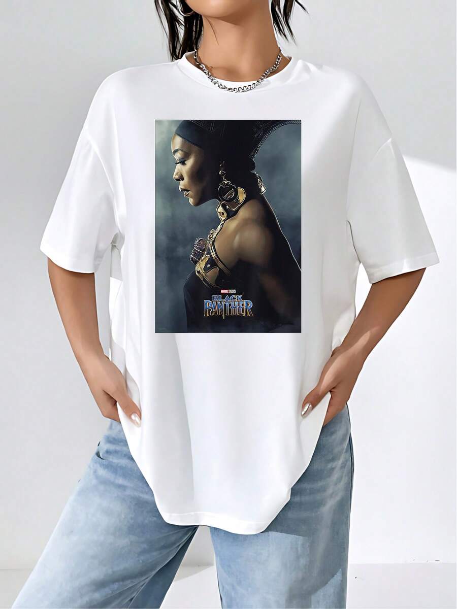 Image Inspired By A Powerful Figure With A Golden Mask Symbolizing Strength And Cultural Pride Against A Dark Background Evoking Mystery And Elegance. Comfortable Casual Women's T-Shirt For Everyday Wear. - 白色 - 查看 1