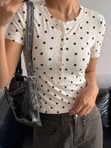 Camiseta básica de manga corta con cuello redondo y media abertura, con diseño ajustado y sexy, de estilo urbano para el verano, para mujer - Blanco 4 - Ver 5