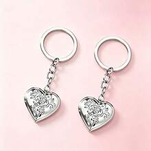 1pc Heart Shaped Pendant Keychain, Photo Frame Heart Keychain - Silver - View 2