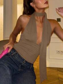 Top corto de tirantes con espalda descubierta y anudado, elegante y sexy para fiestas y uso casual - Caqui - Ver 3