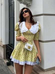 Vestido floral verano 2026, cuello muñeca, manga corta, cintura ajustada, estilo elegante corte pomposo - Amarillo - Ver 1