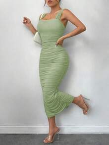 Vestido negro ajustado de malla con volantes y abertura en el bajo, con tirantes - verde menta - Ver 4