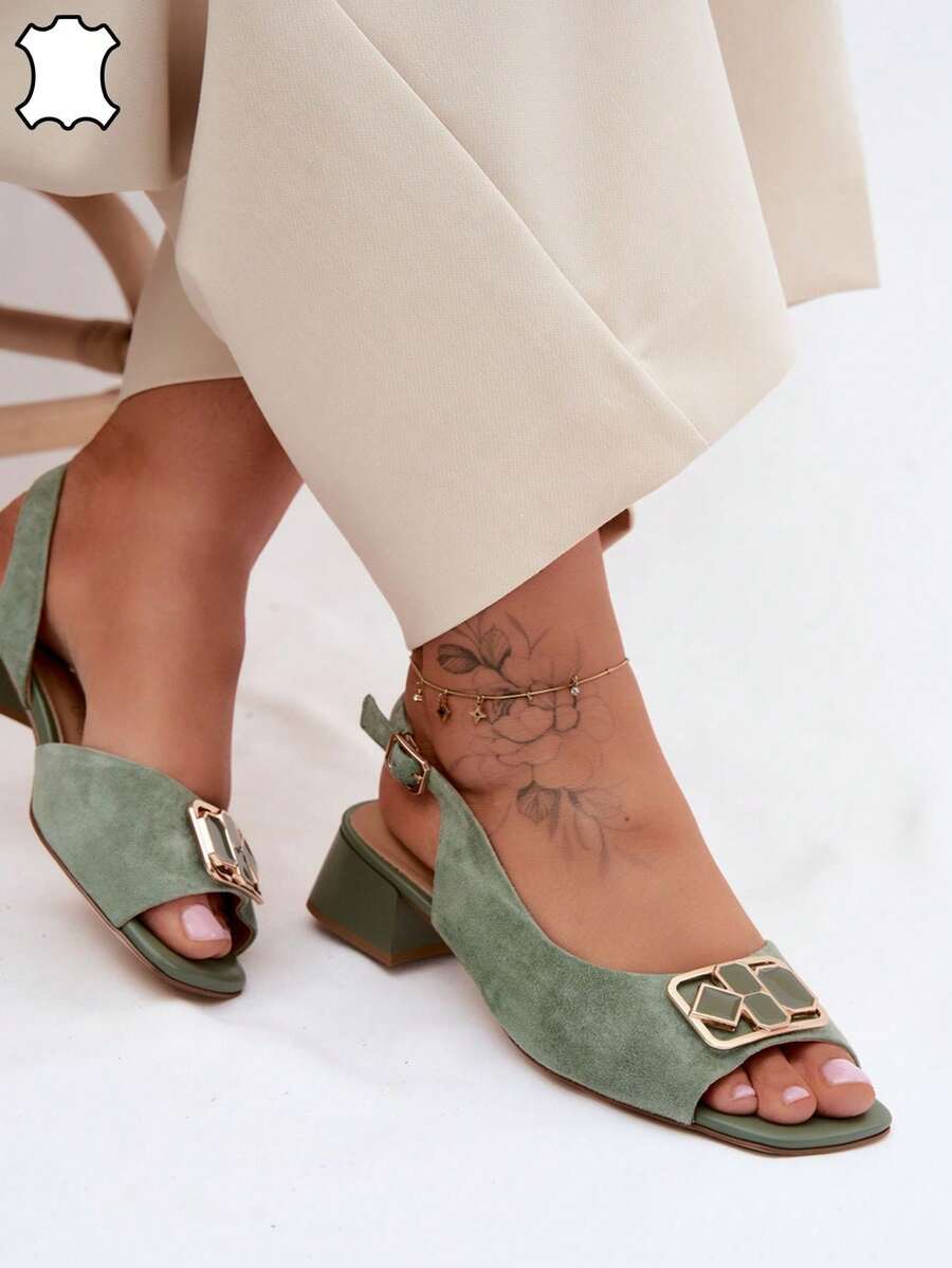 Sandales élégantes pour femmes D&A CE61-3127 naturel, avec un talon bloc bas stable, une semelle intérieure confortable et une bride réglable avec un détail décoratif vert marron - Vert - Voir 1