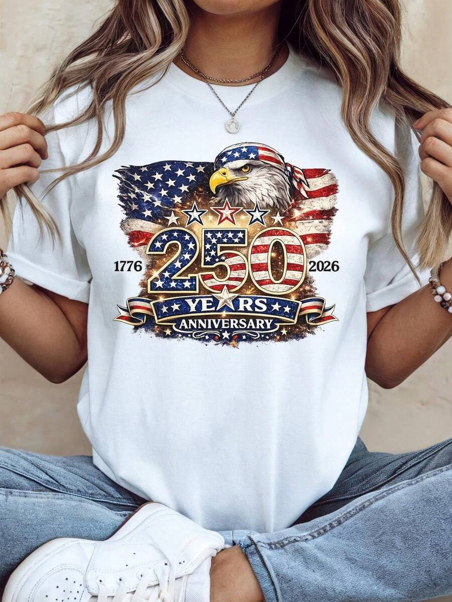 Camiseta del 250 aniversario con la bandera estadounidense y el águila 17762026. Ropa patriótica, camisetas patrióticas con la bandera estadounidense, camisetas para el Día de los Caídos. Camiseta unisex de algodón puro de 220 g. Peso ideal para todas las estaciones, apta para hombres y mujeres. Tejido duradero de alta calidad, suave al tacto y de larga duración. Parte superior transpirable. Adecuada para la primavera y el verano de las mujeres, vacaciones, Día de la Madre, Día de la Independencia. - Blanco - Ver 1