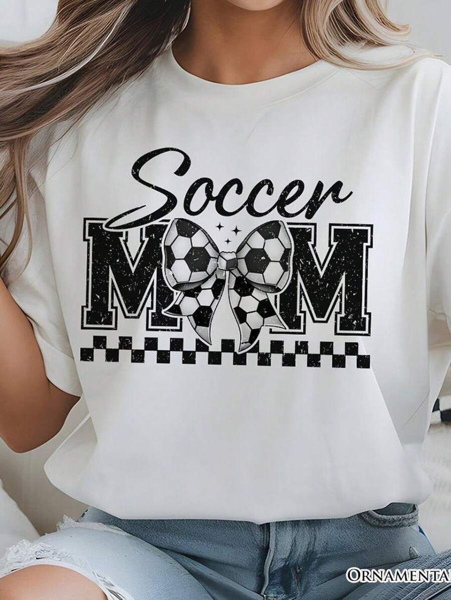 Soccer Mom Coquette Bow R T-Shirt, A Stylish White T-Shirt For Modern, Proud, Sporty Moms. This Unisex T-Shirt Is Made Of 220g Pure Cotton, The Ideal Weight For All Seasons, Suitable For Both Men And Women. The Durable, High-Quality Fabric Is Soft To The Touch And Long-Lasting. It's Also Breathable. Perfect For Spring And Summer, Holidays, Mother's Day, And Independence Day. - 白色 - 查看 1