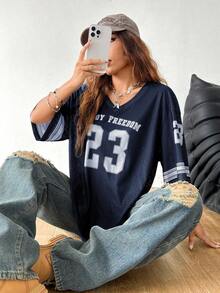 Camiseta de jersey de fútbol de cuello en V oversize de manga caída con estampado de letras para mujer, estilo de pareja - Azul marino - Ver 5