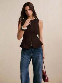 Chaleco sin mangas de mujer con volantes, blazer con cremallera delantera, elegante chaleco negro sastre para estilo de trabajo a noche, blazer sin mangas, top con volantes, chaleco negro sastre, chaleco sastre, lujo tranquilo, ropa de trabajo minimalista, parte superior de blazer estructurada, unicolor básico elevado con cuello redondo, cremallera delantera, bajo con volantes, blazer sin mangas versátil para la oficina - Café integral - Ver 5