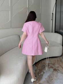 Vibekara Vestido de verano elegante de talla grande con cuello redondo, manga corta y botones delanteros - Rosa - Ver 2
