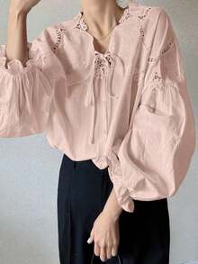 Blusa urbana de verano de alta calidad con cuello asimétrico bordado, diseño de corbata de lazo, mangas abullonadas y corte holgado para mujer - Rosa - Ver 2