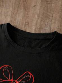 Women's Black Oversized Summer T-Shirt With Cherry Print And The Phrase "Cherry Red". Loose-Fitting Round Neck T-Shirt With A Red Cherry Design And Pink Bow. - YH298-黑色 - 查看 4