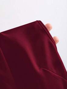 Top corto elegante con escote halter y espalda descubierta con detalles de vendaje - Burdeos - Ver 6