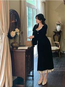 Vestido de terciopelo negro estilo corte real para mujer, con cuello cuadrado decorado de perlas, mangas abullonadas y falda de corte sirena, elegante para banquetes y eventos de gala. - Negro - Ver 8