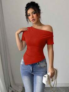 Camiseta de punto elástica de corte asimétrico con hombros oblicuos y volantes para mujer, de primavera/verano, camiseta de señora cómoda y de moda - Rojo - Ver 4