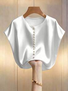 Blusa elegante de mujer con mangas de murciélago en color champán, cuello redondo decorado con perlas y manga corta, de tela de satén, adecuada para ir a trabajar y uso diario elegante - Blanco - Ver 1