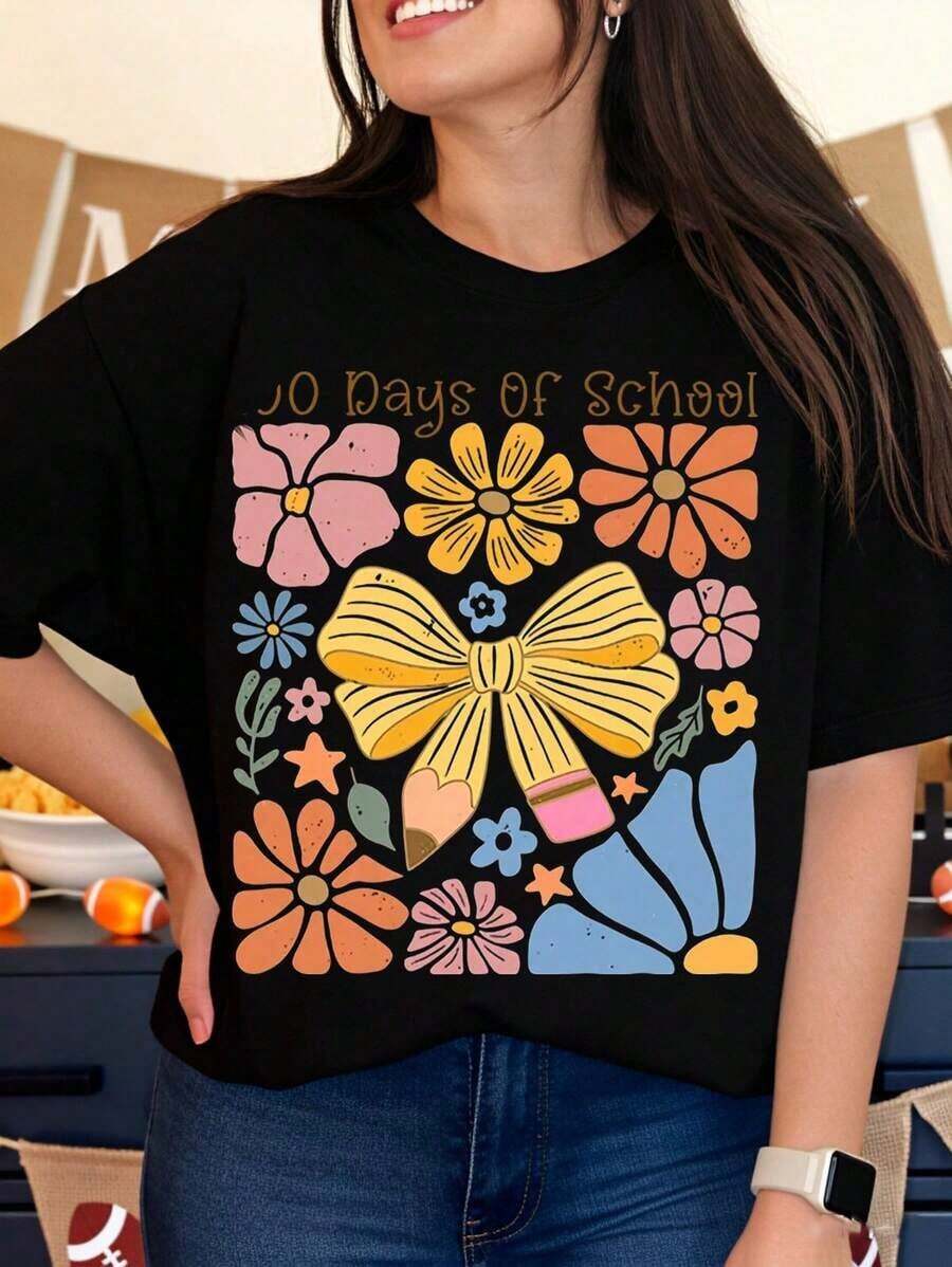 Camiseta con Lazo Floral "10 Días de Escuela" para Mujer, Diseño Bonito para el Regreso a Clases con Flores Coloridas y Motivo de Lápiz, Perfecta como Regalo para Maestras o para Celebración Estudiantil - Negro - Ver 1