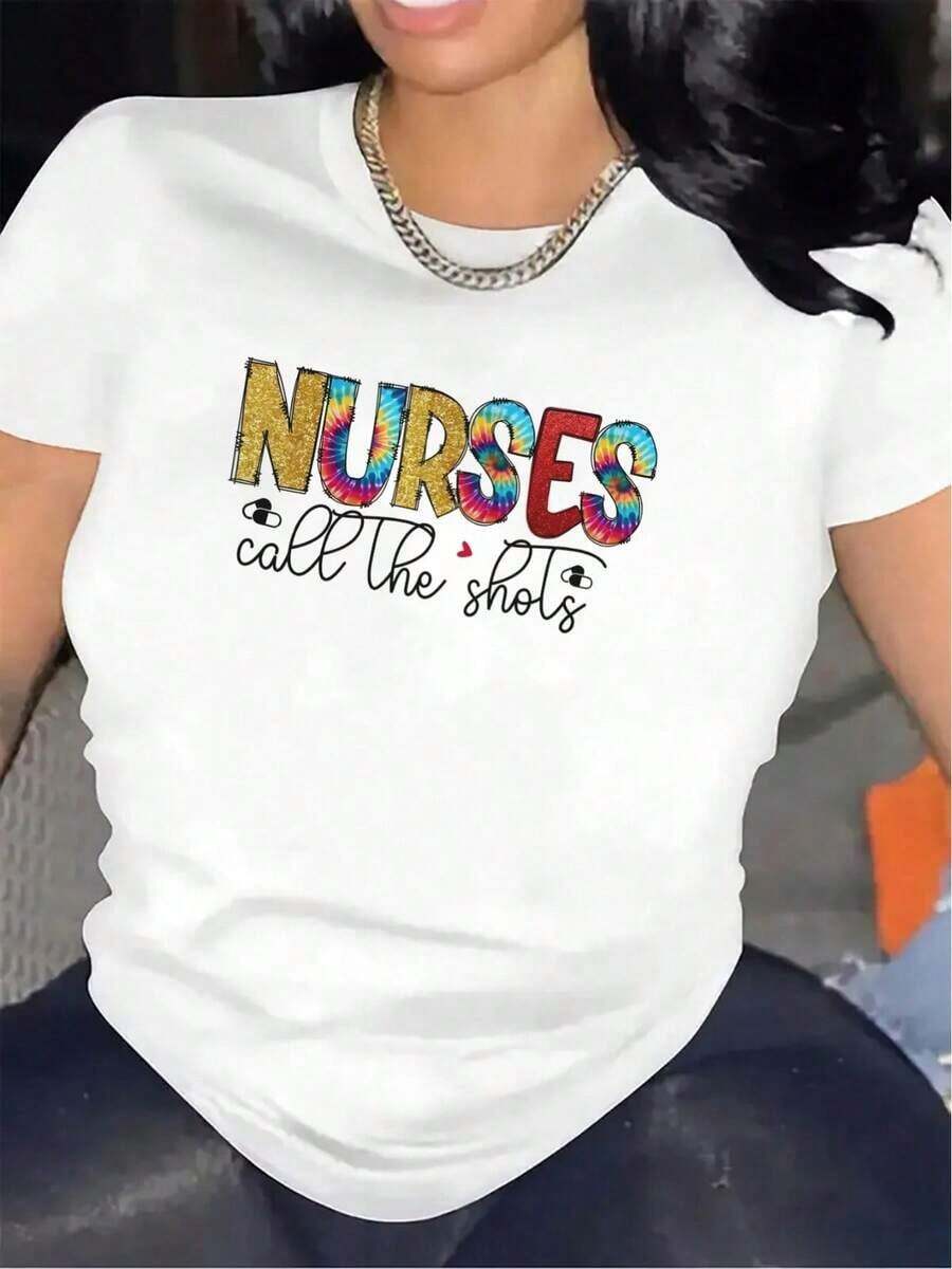 "Call The Shots" Graphic Nurse T-Shirt - Black T-Shirt With Colorful Nurse Text, Lightweight Nurse T-Shirt, Medical Uniforms, Workplace, Casual Wear - Durable Nurse Clothing, Medical Uniforms, Workwear, Comfortable Fit, Medical T-Shirt - 白色 - 查看 1