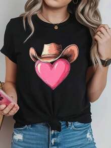 Talla Grande - Talla Grande - Sombrero de Vaquero Estilo Western con Diseño de Corazón, Estilo Dulce y Romántico, Camiseta de Cuello Redondo Casual y Moderna para Mujer de Talla Grande, Estampada, para Primavera y Verano, Atuendo Creativo, Cómoda para Uso Diario y Salidas. Adecuada para primavera, verano y otoño. - Negro - Ver 1