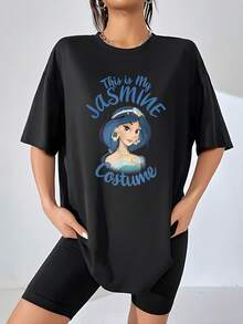 Illustration Inspired By A Fairytale Character With Blue Hair And Golden Jewelry That Conveys Elegance And Fantasy. Comfortable Women's T-Shirt For Everyday Wear And Perfect For Expressing Style And Personality - 黑色 - 查看 6