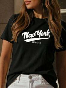 Soft 100% Cotton T-Shirt. Women's Casual Black Short-Sleeved Crew Neck T-Shirt With A New York And Brooklyn Graphic Print. Regular Length. Breathable Cotton T-Shirt, Goes With Everything. - 黑色 - 查看 3