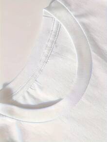 Camiseta de manga corta con cuello redondo para mujer con estampado de la bandera nacional y letras. - Blanco - Ver 3
