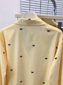 Camisa de manga larga con estampado a rayas y lazo, con botones delanteros, cuello de camisa, top casual, adecuado para primavera, otoño e invierno en color rosa - Amarillo - Ver 11