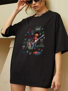 Colorful Illustration Inspired By The Day Of The Dead Celebration With Musical Symbols, Festive Skulls, And A Motivational Message That Evokes The Joy Of Living And Following Dreams. Comfortable Casual Women's T-Shirt Ideal For Everyday Wear. - 黑色 - 查看 1