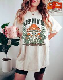 Old School Keep Me Wild T-Shirt, Snake Print T-Shirt, Mystery T-Shirt, Mushroom Print T-Shirt, Starry Sky Print T-Shirt, Retro Style T-Shirt, Unisex T-Shirt, Comfortable Colored T-Shirt, Casual Loose Fit T-Shirt. - 杏色 - 查看 1