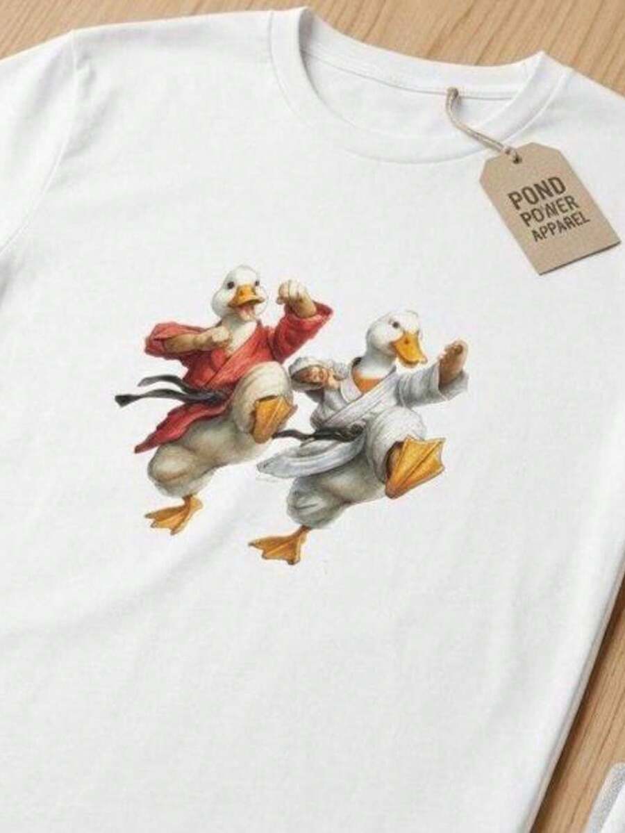 Karate Duck T-Shirt, DuC1KS Martial Arts Graphic Tee, Fun Gift For Animal Lovers. Unisex 220g Pure Cotton T-Shirt, Ideal Weight For All Seasons, Suitable For Both Men And Women. Durable, High-Quality Fabric, Soft To The Touch And Long-Lasting. Breathable Top. Suitable For Women In Spring And Summer, Holidays, Mother's Day, Independence Day. - 白色 - 查看 1