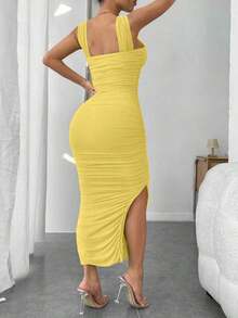 Vestido negro ajustado de malla con volantes y abertura en el bajo, con tirantes - Amarillo - Ver 2