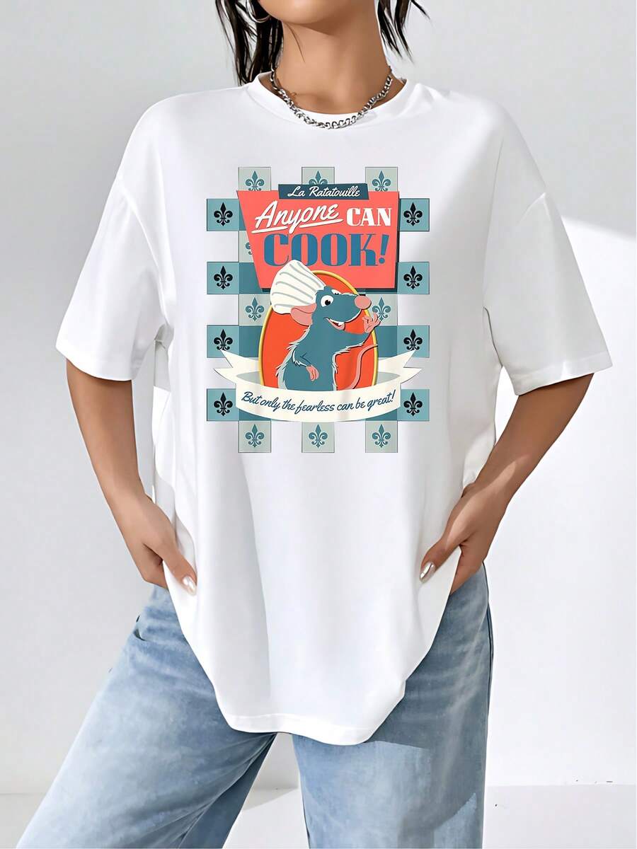 Graphic Showing A Brave Chef Mouse With An Inspirational Message About Pursuing Dreams And Believing That Anyone Can Cook, Symbolizing Effort And Passion For Creativity In The Kitchen. Comfortable Casual Women's T-Shirt Ideal For Everyday Wear. - 白色 - 查看 1