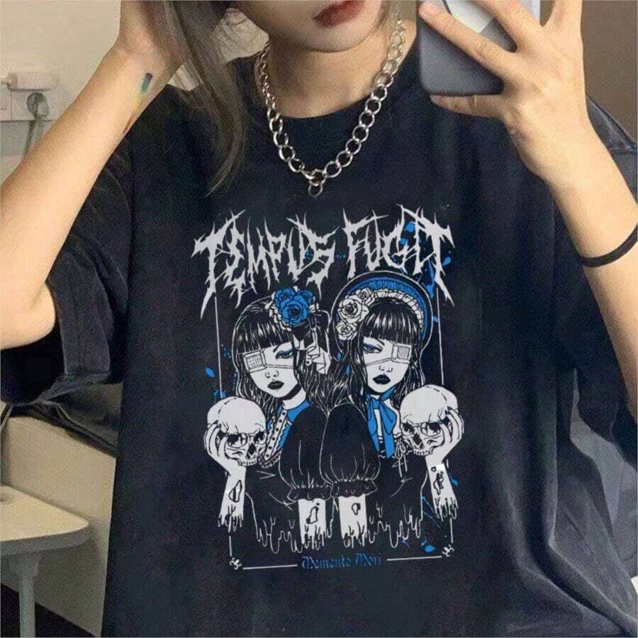 Camiseta Personalizada COOL SUMMER Haikyuu Chiikawa Anime Japón Linda Caricatura Y2K 100% Algodón Camisetas Japonesas Hip Hop para Hombre Ropa de Verano - Estilo Urbano Vintage Camiseta Holgada de Algodón de Manga Corta con Cuello Redondo - Negro - Ver 1