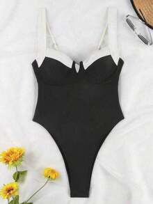 Traje de baño de una pieza con escote en V, en blanco y negro con diseño de patchwork, de la marca Polovedo, para vacaciones y playa en verano - Blanco - Ver 3