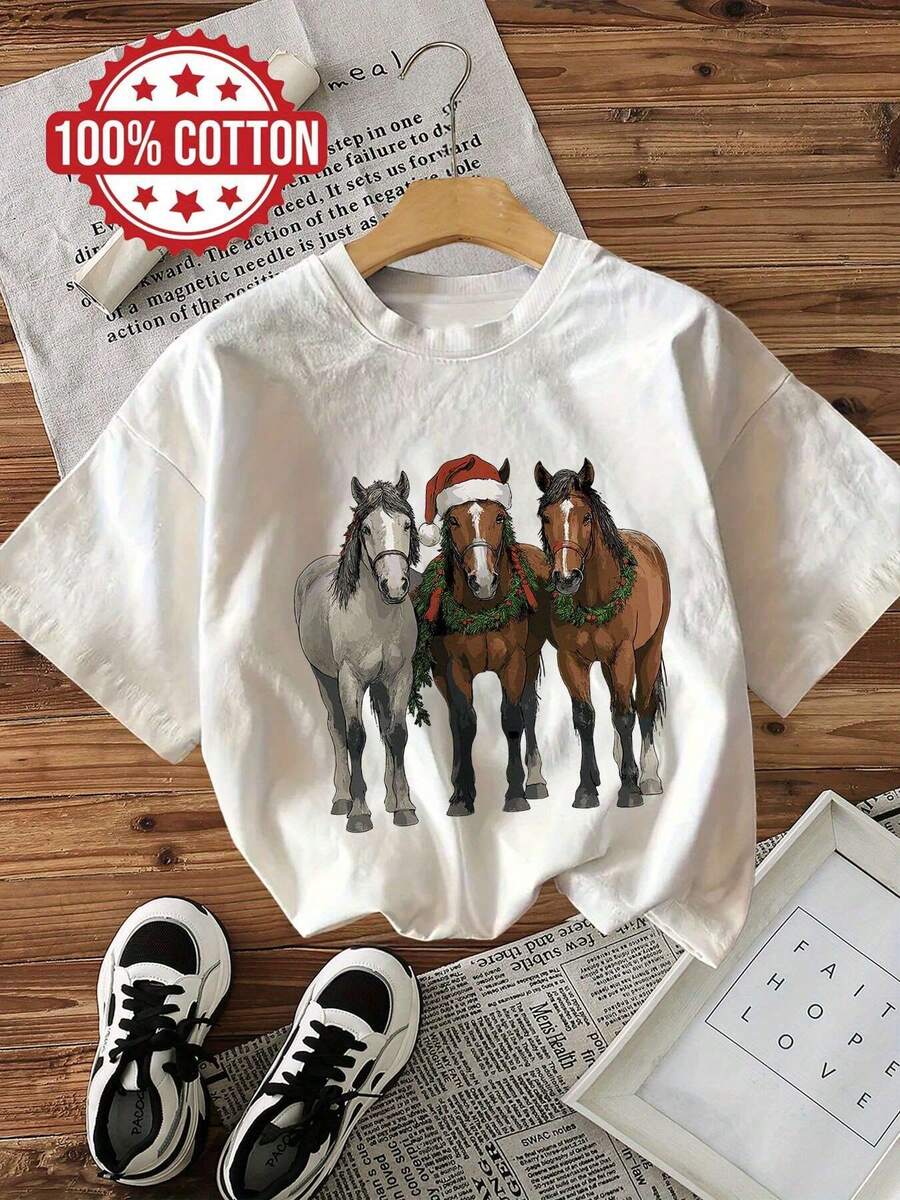 disfraz halloween hombreCamiseta blanca de Navidad para mujer con estampado de caballos y diseño de herradura y riendas - Camiseta informal de manga corta y cuello redondo 100% holgada, ropa festiva para todas las estaciones para fiestas ecuestres y atuendos informales (tallas S-3XL) - Regalo festivo para amantes de los caballos, lavable a máquina y seca, corte relajado para hombres y mujeres, estampado de caballos con temática navideña con gorro de Papá Noel y detalle de riendas. - Blanco - Ver 1