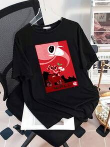 El estampado muestra un adorable robot que sostiene una planta verde como símbolo de esperanza y amor por la naturaleza mientras otro robot flota con mirada tierna sobre un fondo rojo evocando futuro y ecología camiseta de mujer  casual suave cómoda para uso diario - Negro - Ver 3