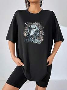 Gráfico que muestra una máscara futurista rodeada de figuras épicas que simbolizan la lucha entre luz y oscuridad invitando a la fuerza interior camiseta de mujer  casual cómoda para uso diario moderna - Negro - Ver 6