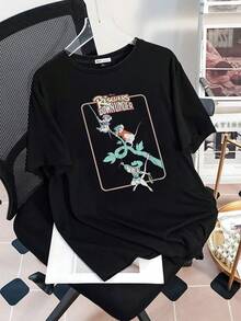 Animated Illustration Of Brave, Adventurous Mice Cooperating On A Mission With Green Leaves And Ropes, Conveying Courage And Friendship. Comfortable Casual Women's T-Shirt For Everyday Wear. - 黑色 - 查看 3