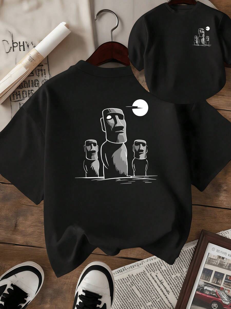 Tres figuras misteriosas que evocan las antiguas estatuas de piedra mirando hacia la luna transmitiendo fuerza serenidad y conexión ancestral camiseta de mujer estampada doble cara elegante y cómoda - Negro - Ver 1
