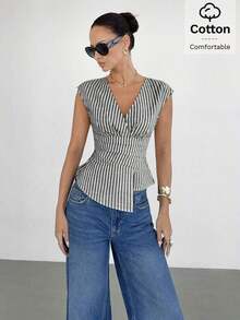 Blusa de mujer con cuello en V a rayas, plisada y con bajo asimétrico - Blanco y Negro - Ver 5