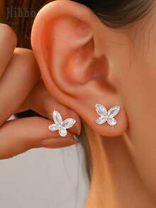 Hihho 1 Đôi bông tai hình bướm màu bạc đính đá Zirconia, thiết kế hình cỏ bốn lá may mắn, phù hợp với váy, áo sơ mi, áo len và nhiều phong cách khác nhau, dễ dàng tạo nên vẻ ngoài dịu dàng và thanh lịch. - Bươm bướm - Xem 2