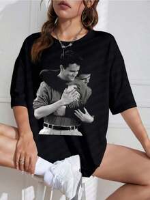 Camiseta Unisex con Estampado de Serie Retro, Cuello Redondo, Manga Corta, Diseño Vintage, Ideal para Fans - Blanco - Ver 1