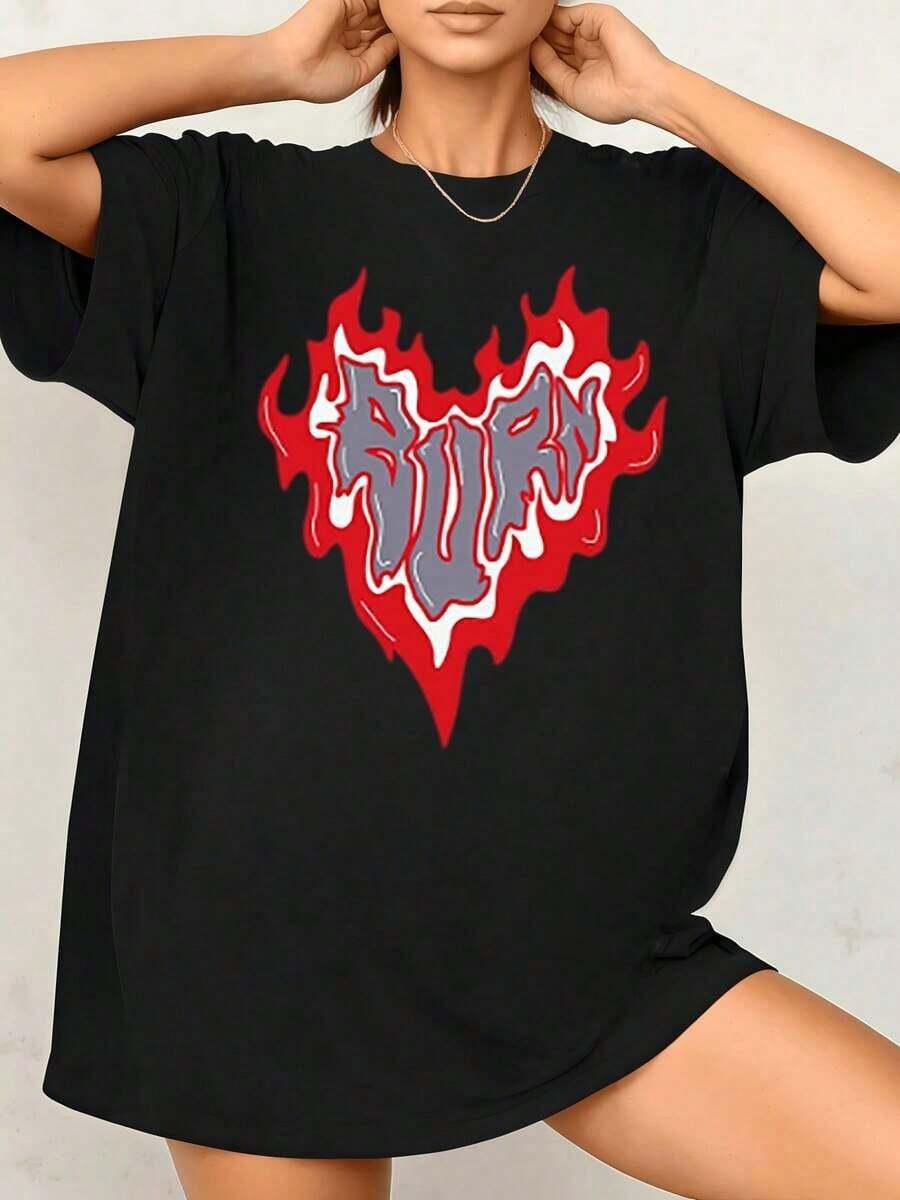 Minimalist. Burning Heart Surrounded By Red And White Flames That Convey Energy, Passion, And Strength. Women's T-Shirt, 100% Cotton, 220g. Women's Simple Solid Color T-Shirt, Loose And Slim Fit Casual Short Sleeve - 黑色 - 查看 1