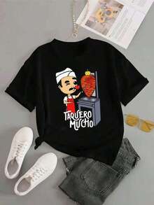 blusas para mujer playeras de mujer blusas casuales para dama  Playera tipo oversize estampada para mujer  y caricatura de taquero preparando trompo al pastor, con diseño divertido "Taquero Mucho" ideal para un look casual y con humor mexicano. ITJR - Negro - Ver 1
